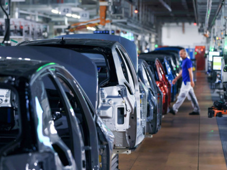 Kako se automobilska industrija prilagođava krizi na Crvenom moru